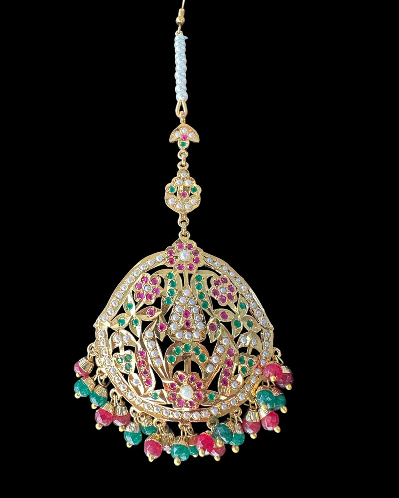 DJTK367 Samra Punjabi Ruby emerald Pearl Tika – Gold-Plated Bridal Headpiece with Shell Pearls ( READY TO SHIP )