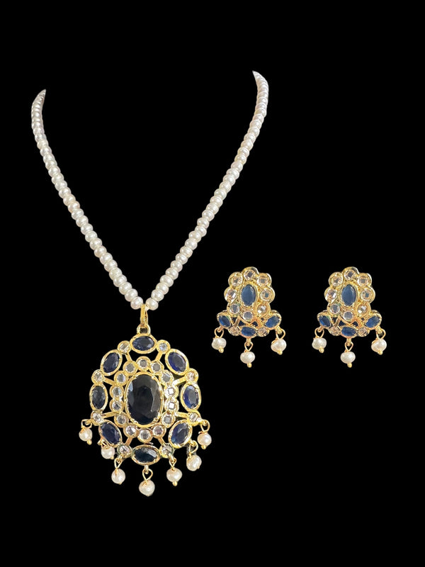 PS395 Gold plated pendant set with earrings in fresh water pearls ( READY TO SHIP )