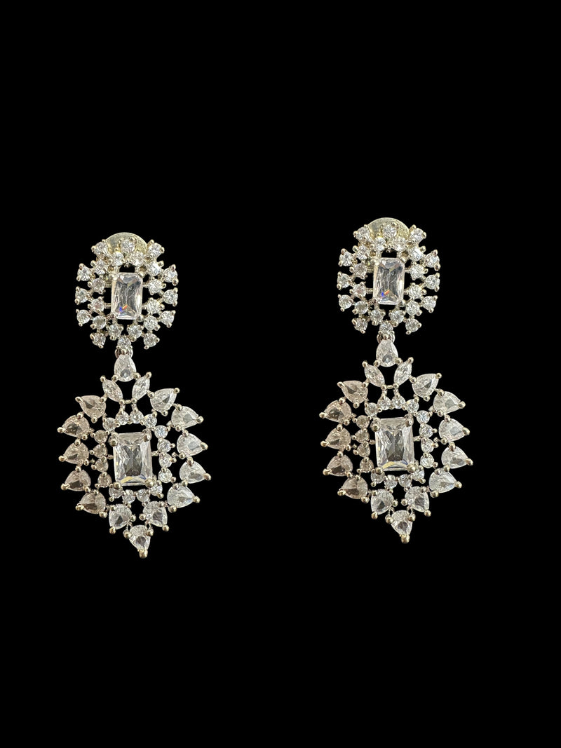 DER776 Sarah Cz earrings - silver plated ( READY TO SHIP )