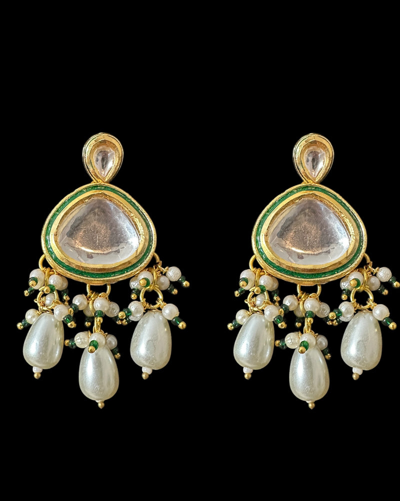 PS550 High quality kundan and pearl pendant set ( READY TO SHIP )