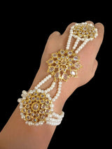 Romesa haathphool in pearls ( READY TO SHIP )