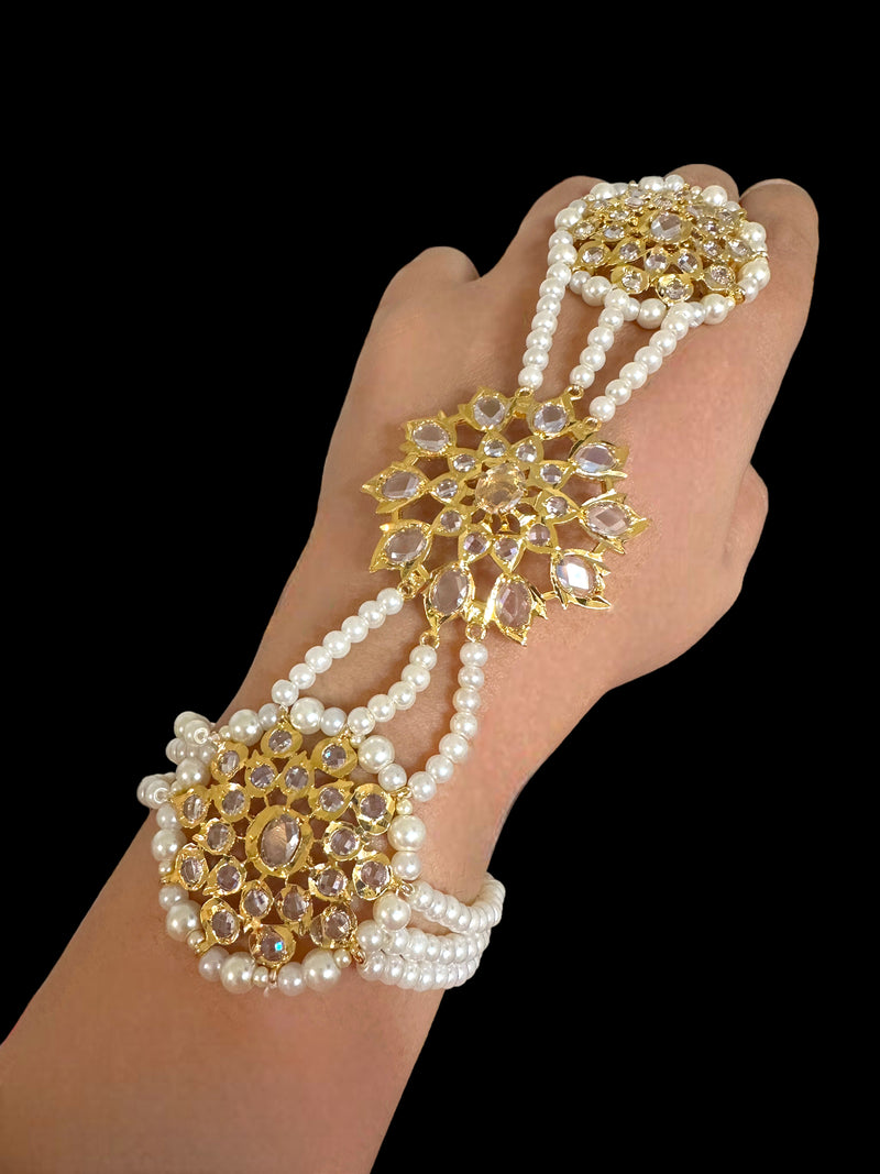 Romesa haathphool in pearls ( READY TO SHIP )