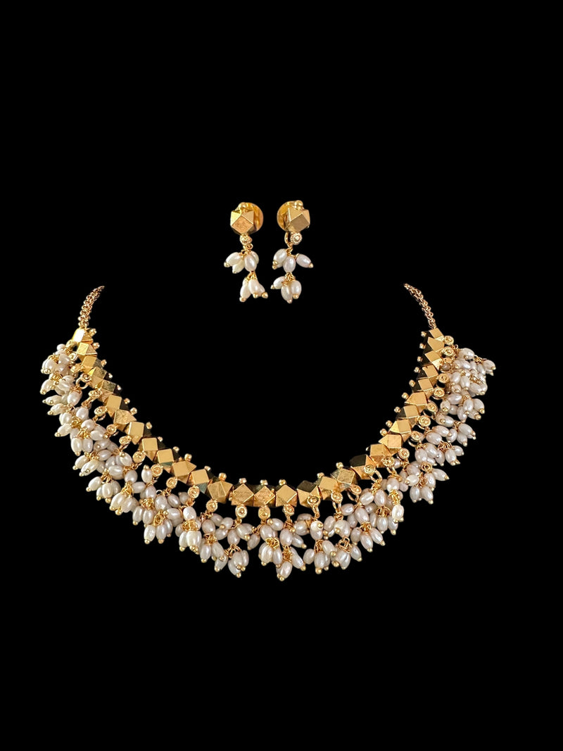 DNS148 gold plated necklace with pearls ( READY TO SHIP )