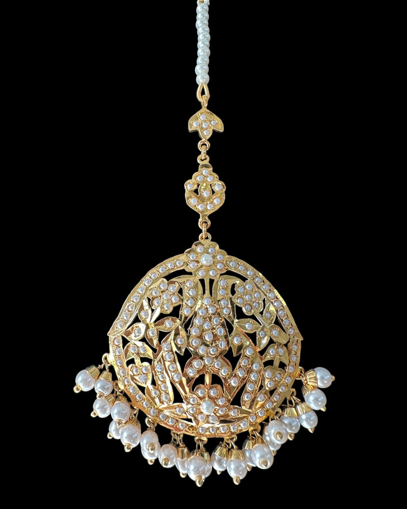 DJTK366 Samra Punjabi Pearl Tika – Gold-Plated Bridal Headpiece with Shell Pearls ( READY TO SHIP )