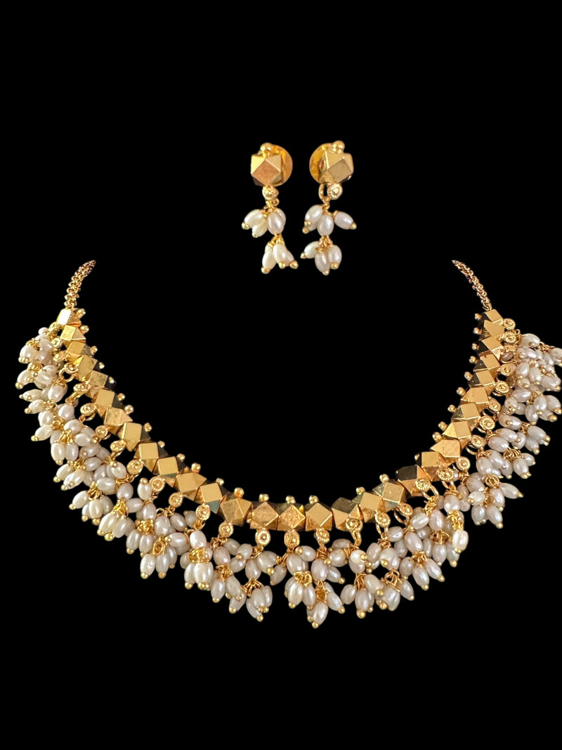 DNS148 gold plated necklace with pearls ( READY TO SHIP )