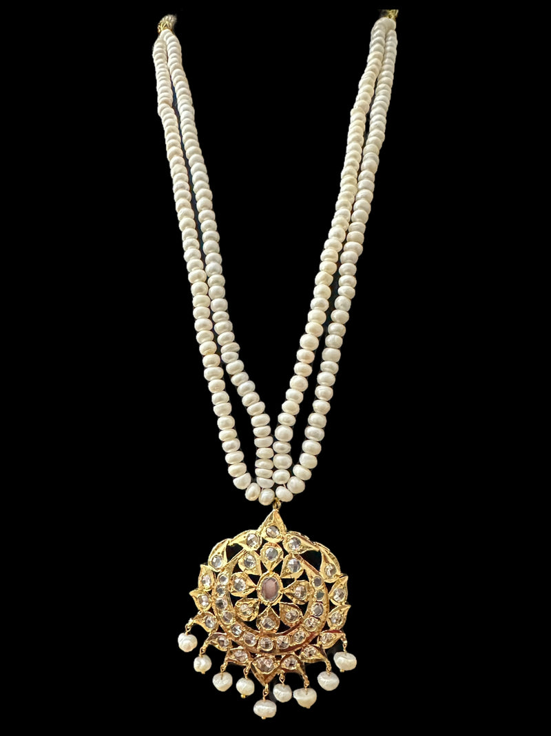 PS387 Shirina pendant set in fresh water pearls ( READY TO SHIP )