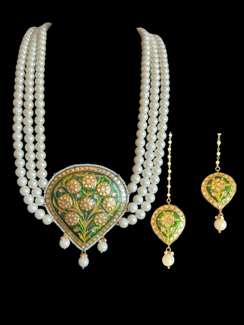 PS537 Kundan and meenakari pendant ( oversized ) - green ( READY TO SHIP )