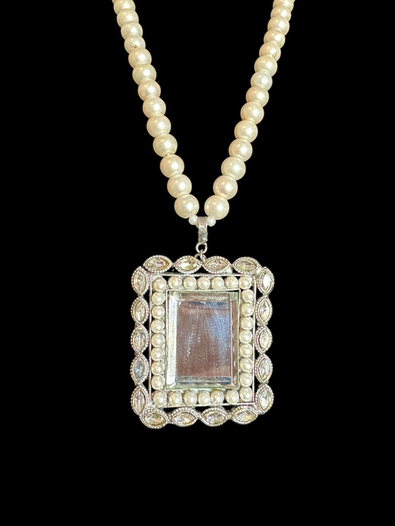 PS534 Mirror pendant set with Cz stone in pearls ( READY TO SHIP )