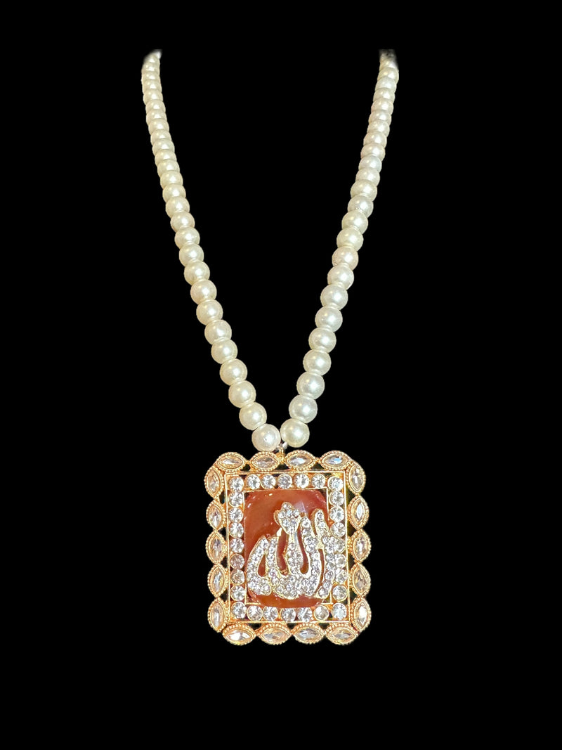 PS534 caligraphic pendant set with agate / aqeeq stone in pearls ( READY TO SHIP )