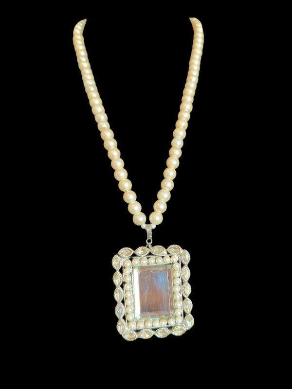 PS534 Mirror pendant set with Cz stone in pearls ( READY TO SHIP )