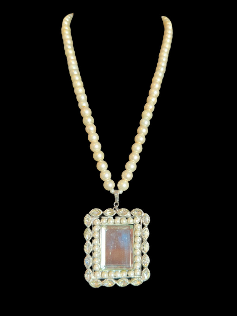 PS534 Mirror pendant set with Cz stone in pearls ( READY TO SHIP )