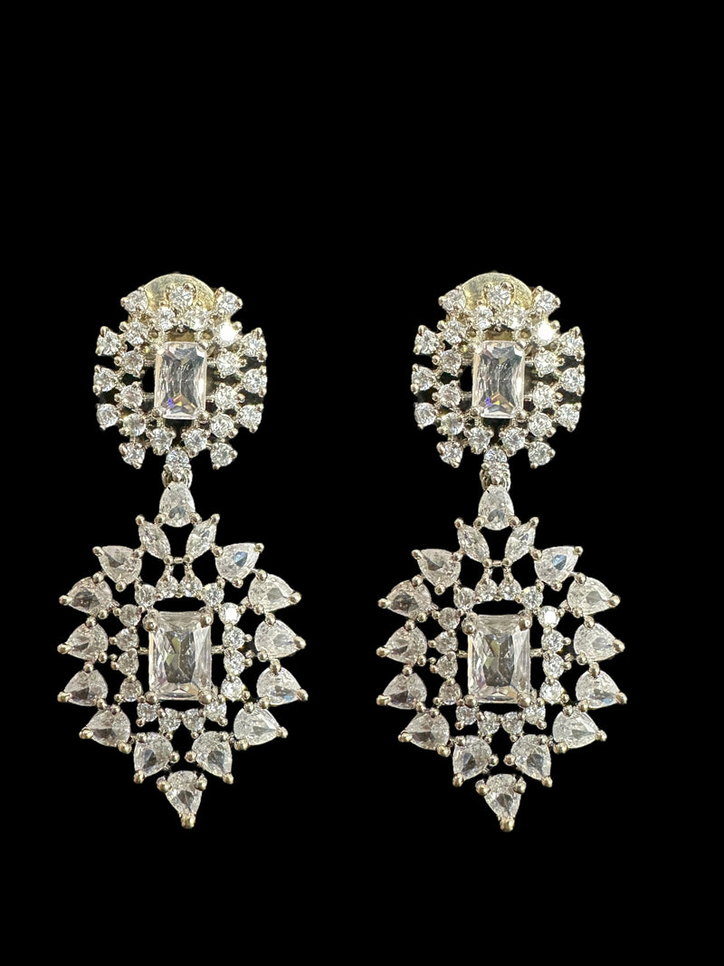 DER776 Sarah Cz earrings - silver plated ( READY TO SHIP )