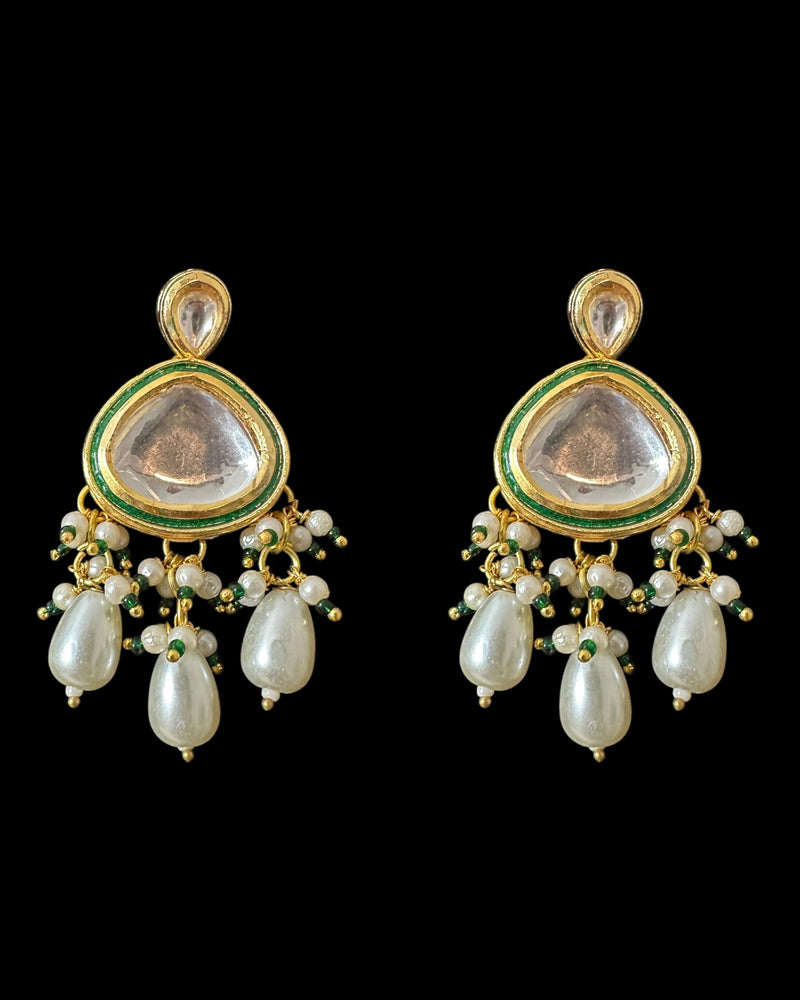 PS550 High quality kundan and pearl pendant set ( READY TO SHIP )