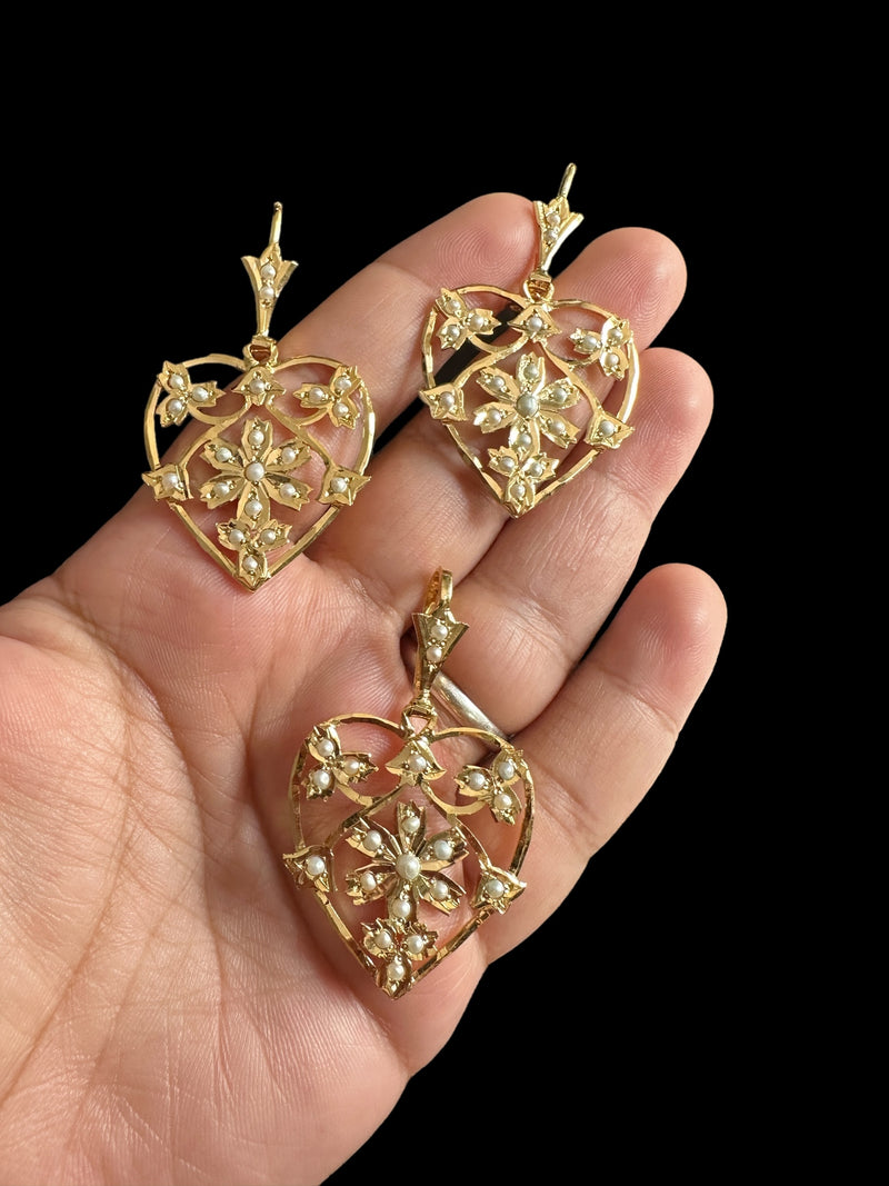 MANARA Pendant and earrings set in gold plated silver ( READY TO SHIP )