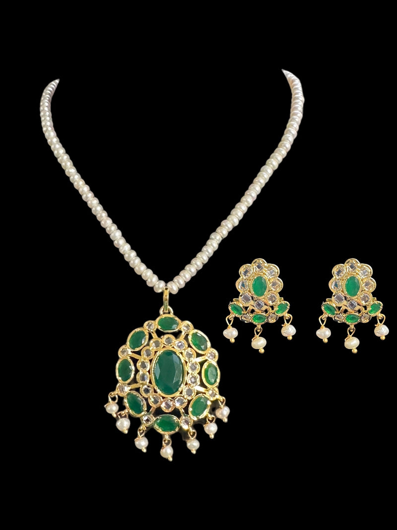 PS394 Gold plated pendant set with earrings in fresh water pearls ( READY TO SHIP )