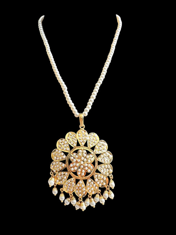 PS376 Kavya pendant set in pearls   ( READY TO SHIP)