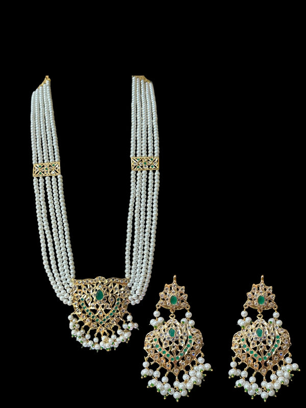DLN17 Leah necklace in pearls and emerald  (READY TO SHIP )