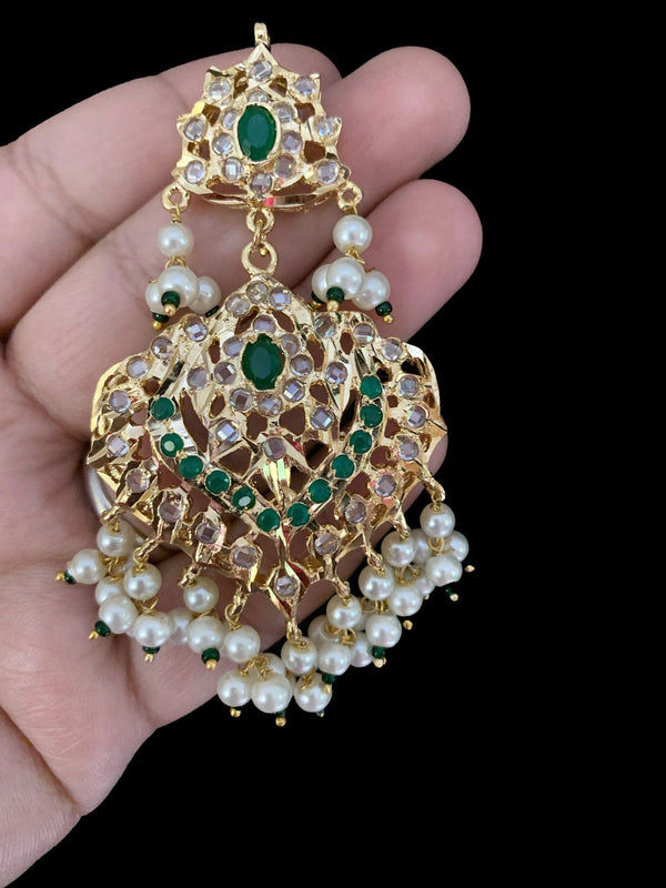 Ekta earrings in green DER34 ( SHIPS IN 3 WEEKS  )