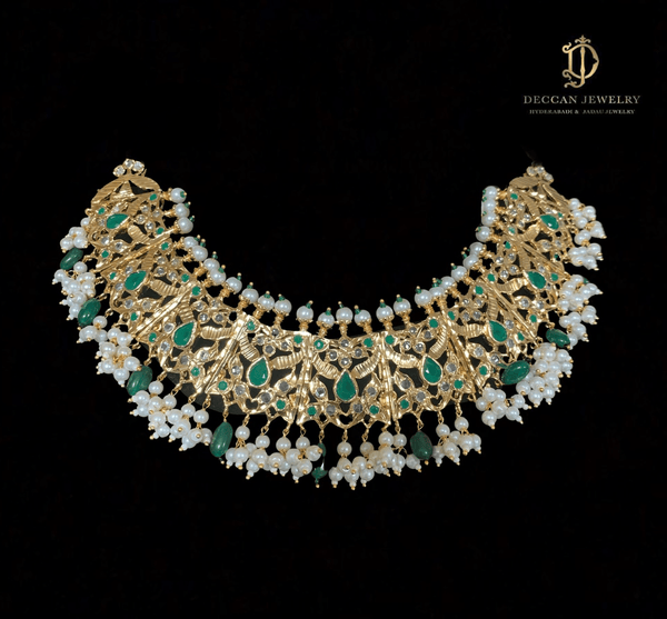 Aleezay necklace set in green  (SHIPS IN 4 WEEKS )