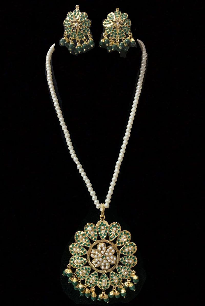 PS7 Kavya pendant set in green     ( READY TO SHIP)