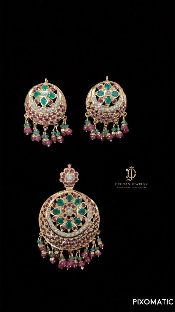 Alerie pendant set in silver