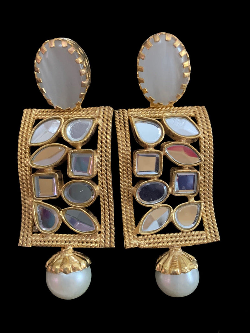 Farshi kundan pendant set in pearls   ( SHIPS IN 4 WEEKS )