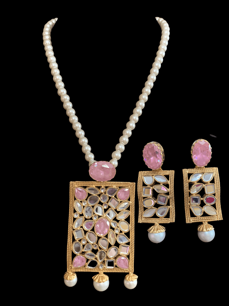 Farshi kundan pendant set in pink ( READY TO SHIP)