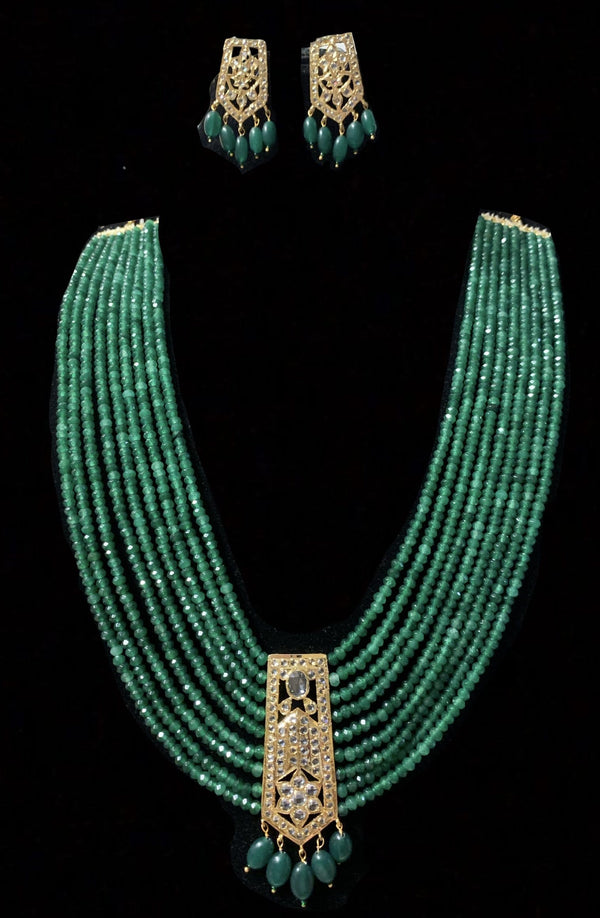 LN29 Indu long green beads haar (SHIPS IN 4 WEEKS)